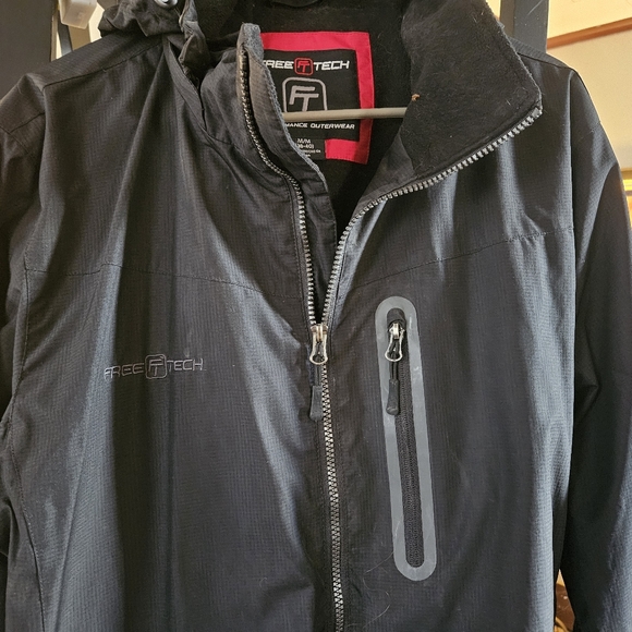 Men's size medium excellent condition Free tech preformence outerwear - Picture 6 of 6
